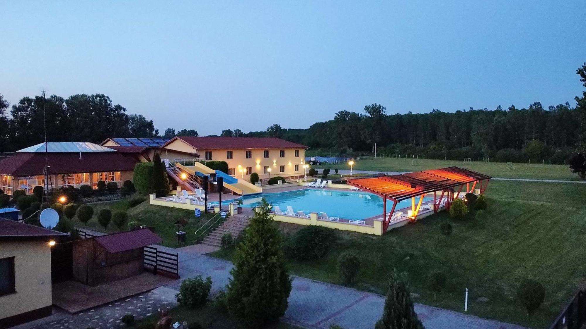 Ligetalja Termal Hotel Peneszlek Buitenkant foto