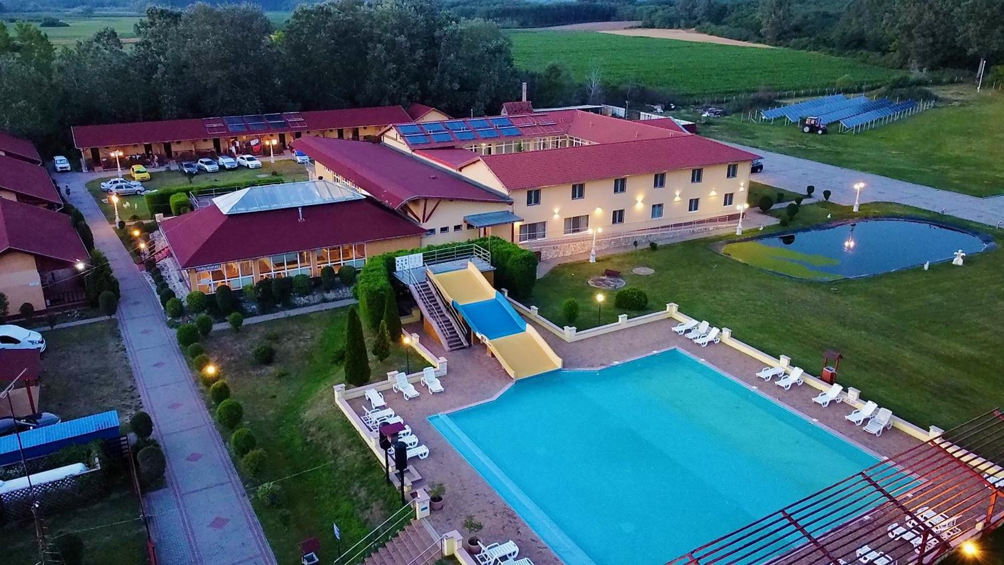 Ligetalja Termal Hotel Peneszlek Buitenkant foto