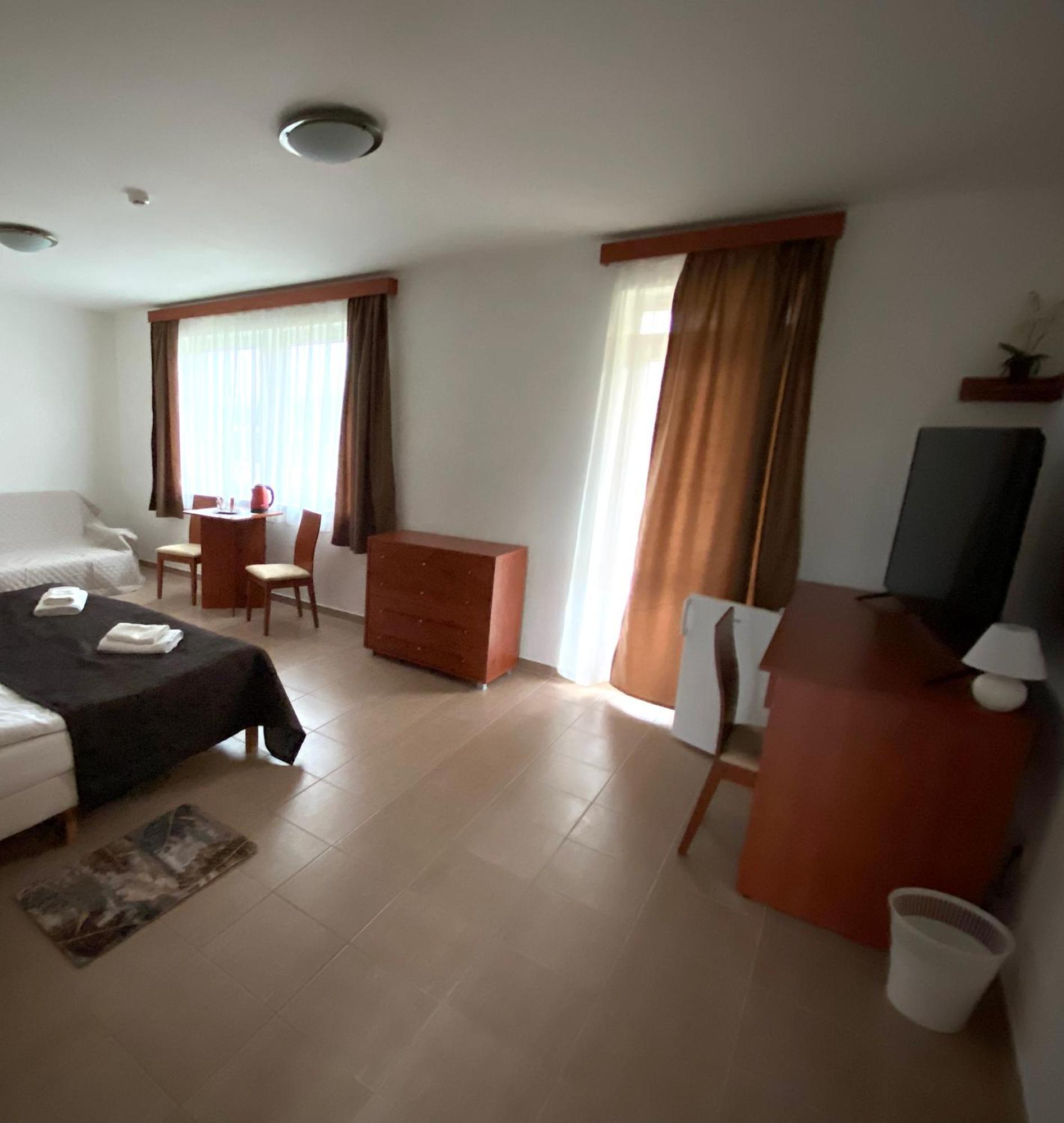 Ligetalja Termal Hotel Peneszlek Buitenkant foto