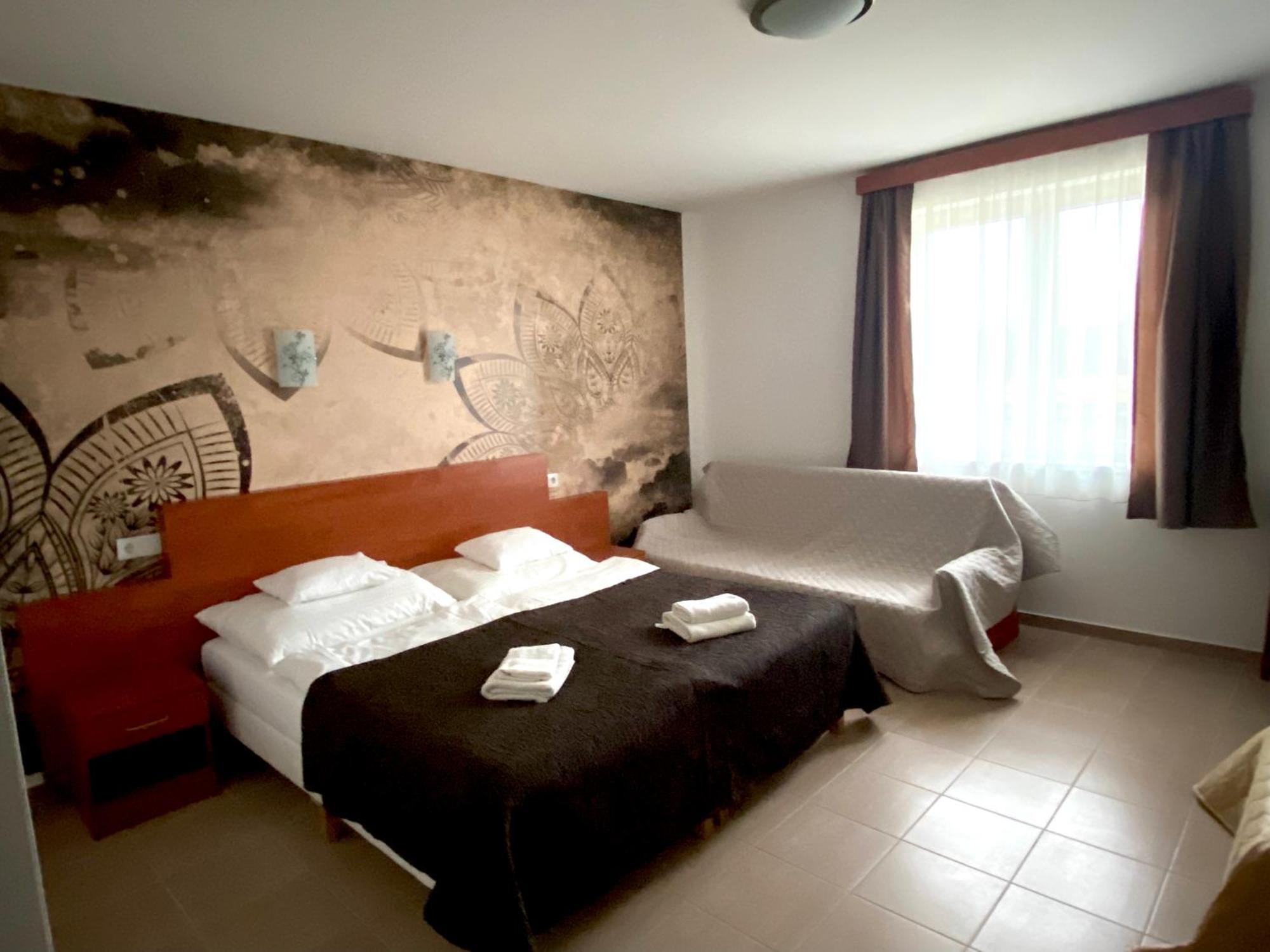 Ligetalja Termal Hotel Peneszlek Buitenkant foto