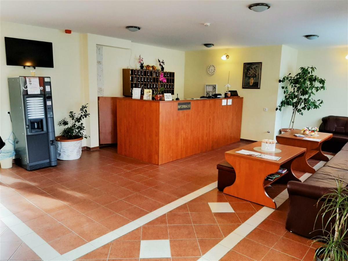 Ligetalja Termal Hotel Peneszlek Buitenkant foto